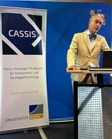 Prof. Dr. Ulrich Schlie