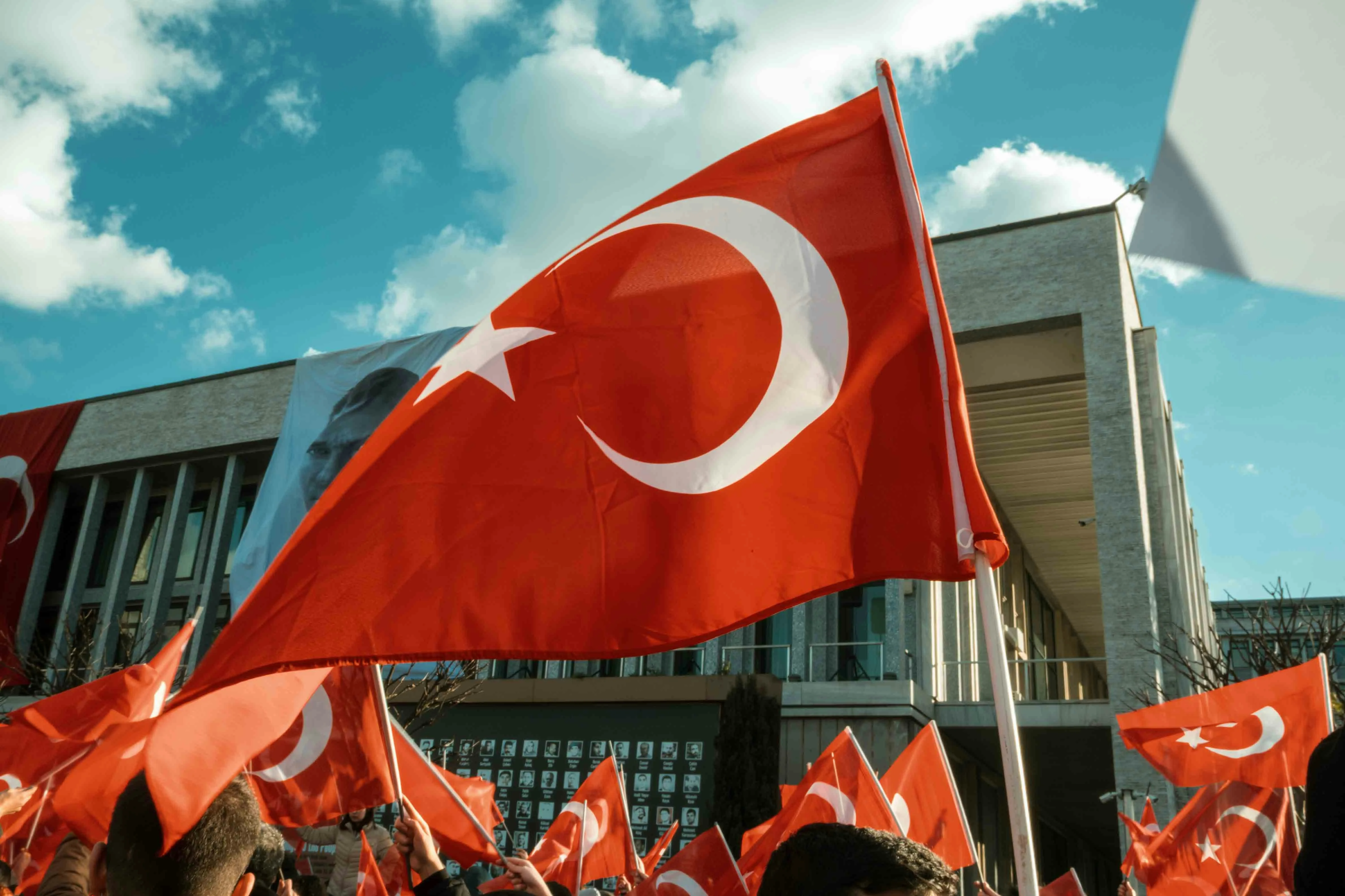 Die Türkei am Scheideweg - Prof. Dr. Ulrich Schlie in der Sendung "DER TAG" des Hessischen Rundfunks