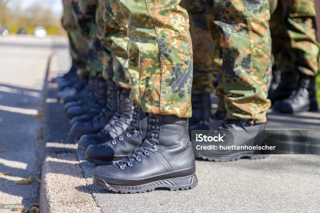 "Wenn die gegenwärtige Lage nicht ausreicht, Aussetzung der Wehrpflicht zu beenden, welche dann?"