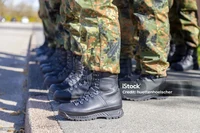 "Wenn die gegenwärtige Lage nicht ausreicht, Aussetzung der Wehrpflicht zu beenden, welche dann?"