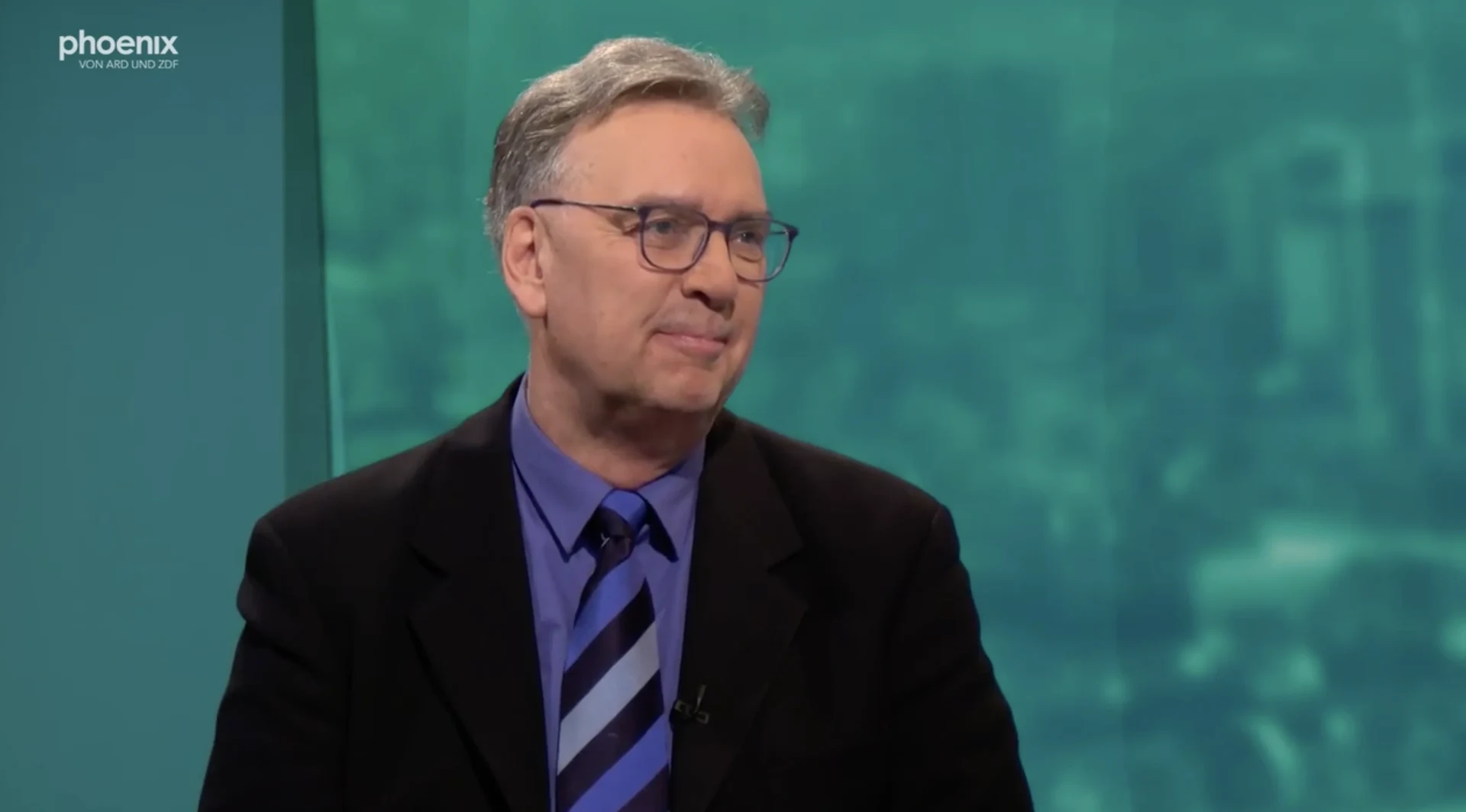 Dr. Frank Umbach on phoenix vor ort.