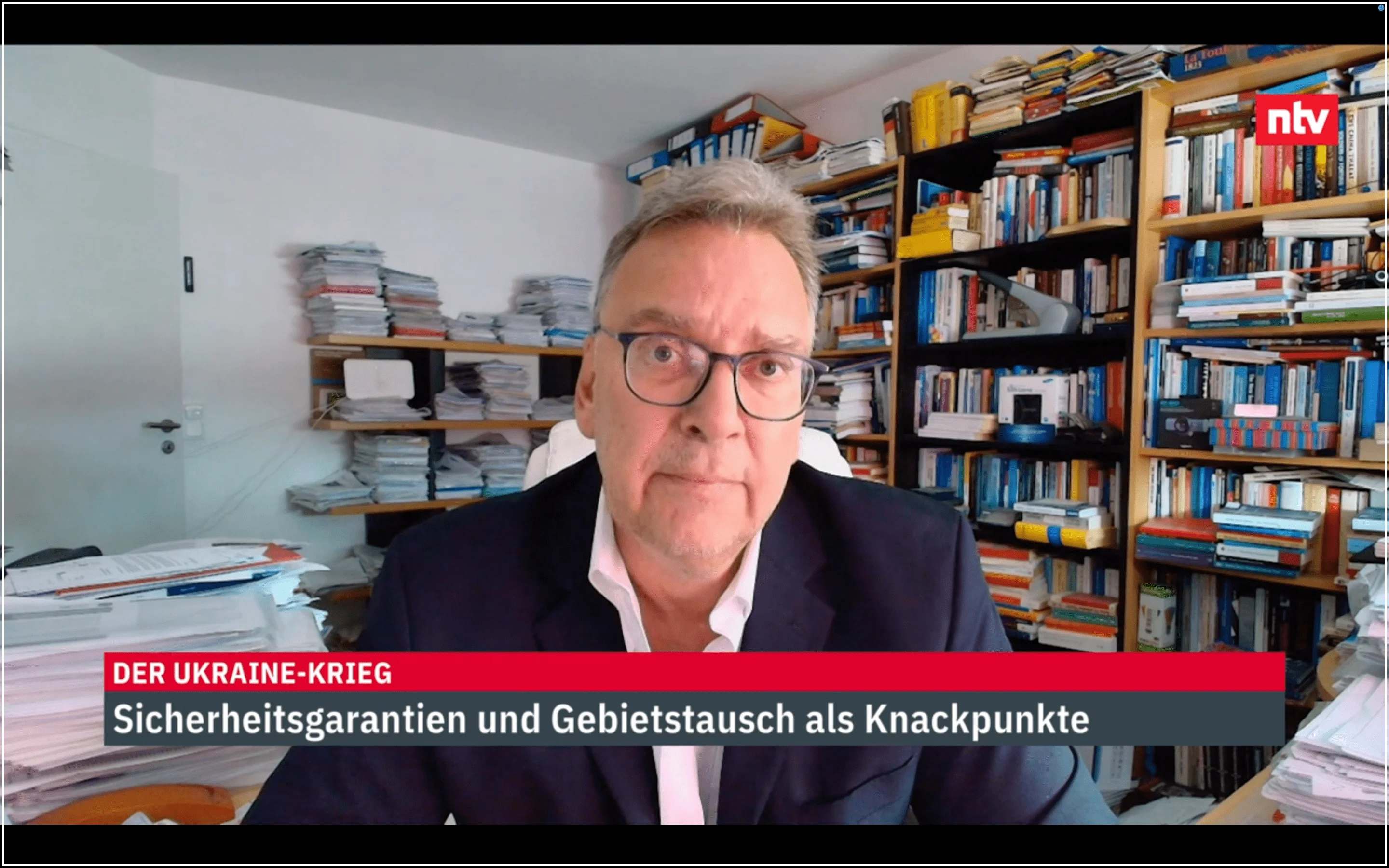 Dr. Frank Umbach in conversation with n-tv on August 17th, 2025.