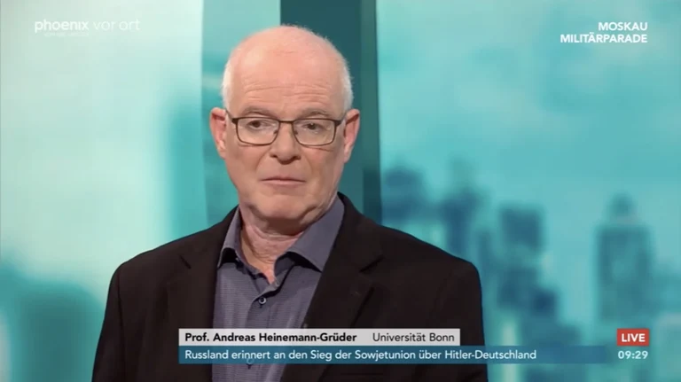 Prof. Dr. Andreas Heinemann-Grüder im Interview mit phoenix vor Ort