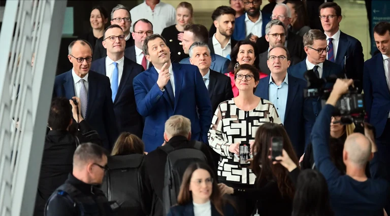 Prof. Ulrich Schlie on TRT Global: Turning point in Berlin - Will the new government bring stability?