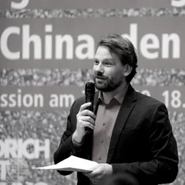 Prof. Dr. Maximilian Mayer